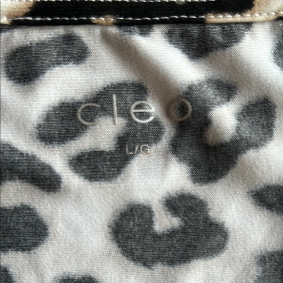 Leopard Print Sleeveless Top - Picture 2 of 6